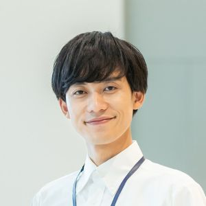 4-5_営業職PIXTA 向かって右の男性トリミング使用.png